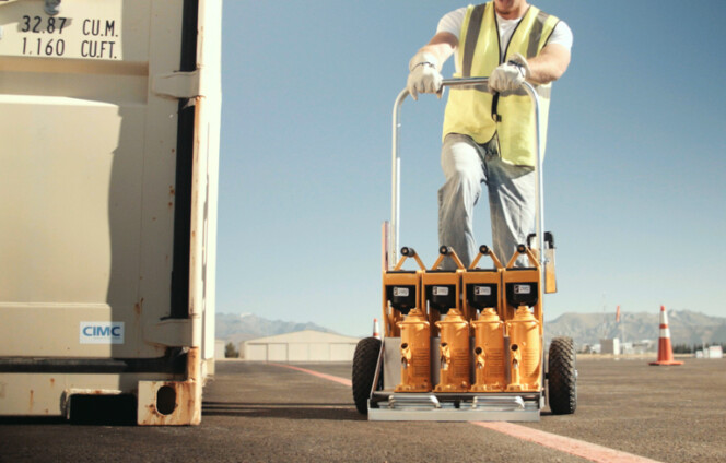 Bison shipping container weighing jacks