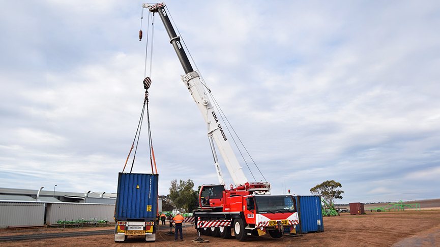 Mobile Crane 865x467