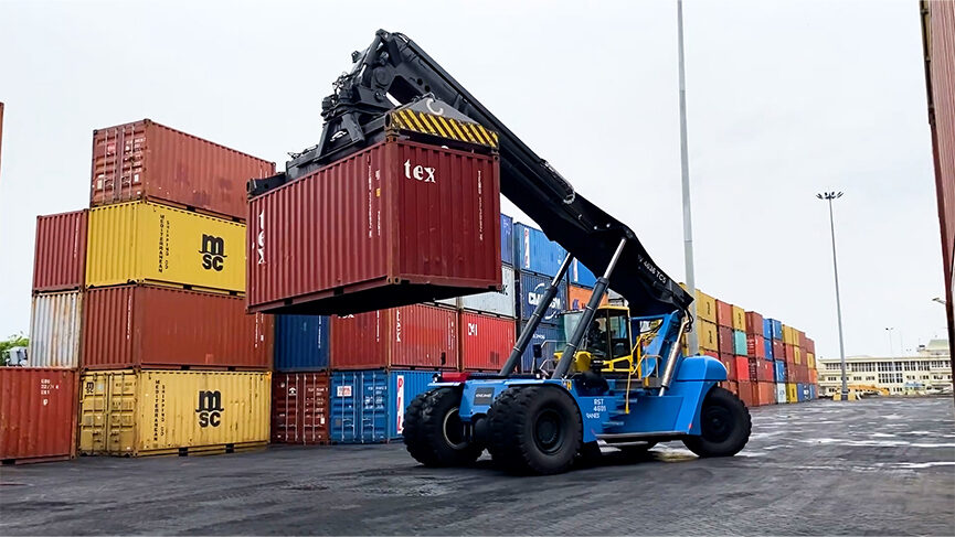 Reach Stacker LHC